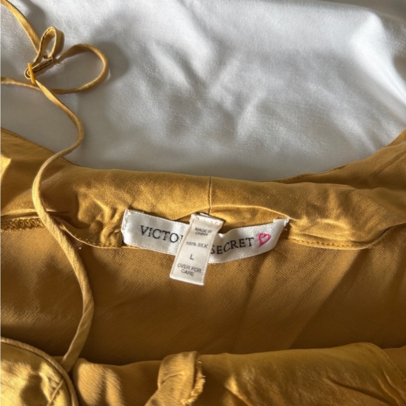 Vintage 90s Victoria’s Secret 100% Silk Camisole Top - Gold Mustard - Picture 6 of 12